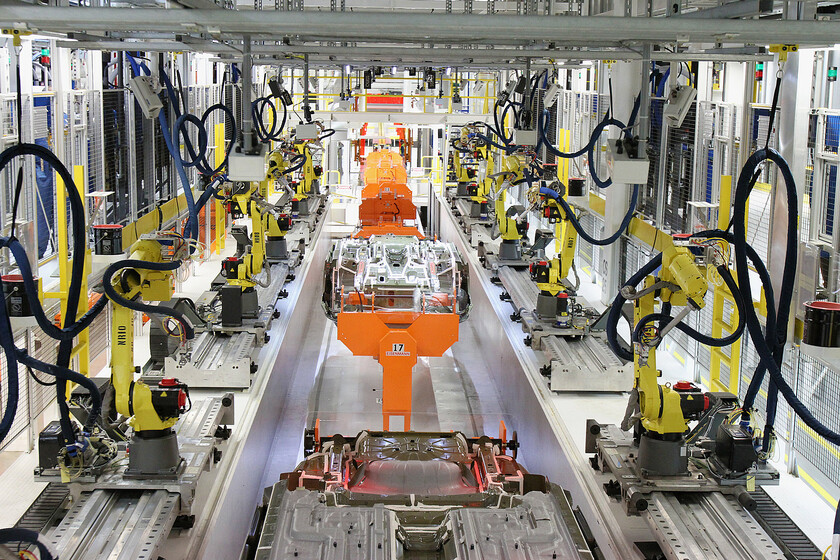 No sabemos si la IA se va a comer tu trabajo, pero los CEO de algunas startups están empeñados en convencerte de ello