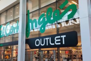 El Corte Inglés se ha cansado de ser una marca relacionada con outlets. Así que ha decidido empezar a cerrarlos