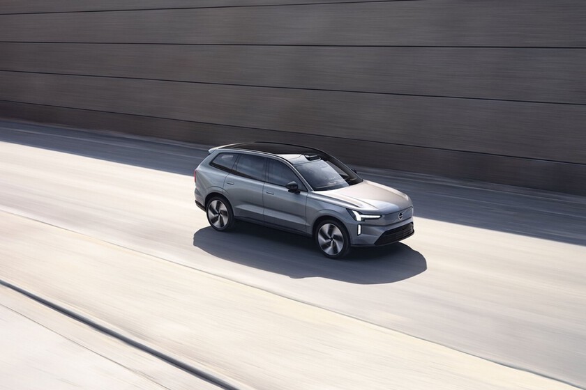 Volvo ha equipado su SUV eléctrico con un LiDAR potentísimo. Tanto que el riesgo de freír la cámara de tu móvil es real