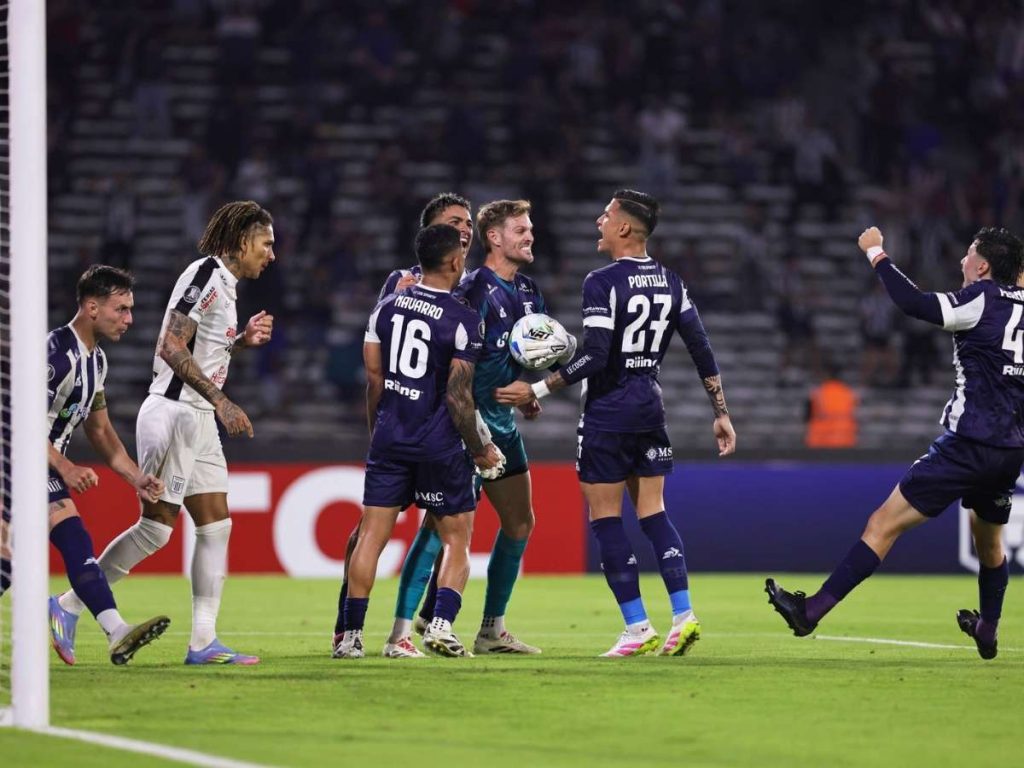 Navarro fue titular y Talleres ganó en la Libertadores