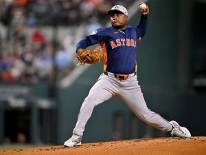 Houston venció a Texas con gran apertura de Valdez