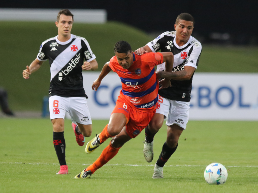 Pto. Cabello el primero en anotar cuatro goles a un equipo brasileño