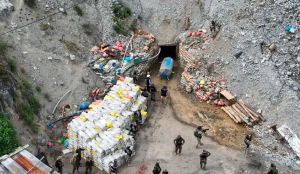 Decretan toque de queda en Perú tras secuestro y asesinato de 13 mineros en Pataz