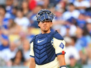 Los Dodgers ponen en asignación a Austin Barnes