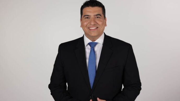 Periodista venezolano Carlos Figueroa nominado a 5 premios Emmy en EEUU