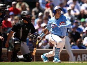 Moisés Ballesteros conectó su primer sencillo en MLB