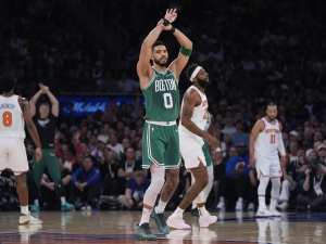 Celtics derrotan a Knicks en el MSG y achican la serie