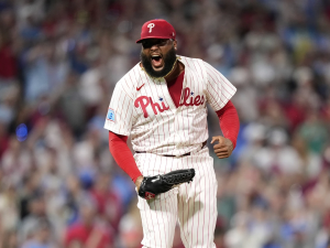 José Alvarado sigue dominando en el bullpen de Filis