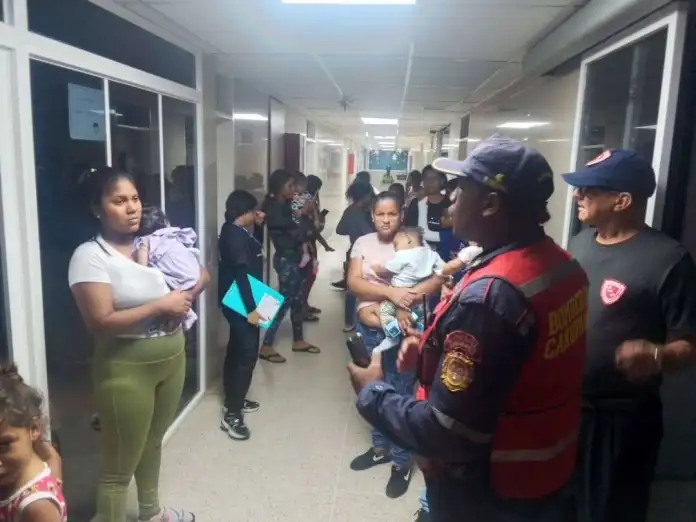 Funcionarios realizan inspecciones en infraestructuras públicas tras sismos en el estado Sucre