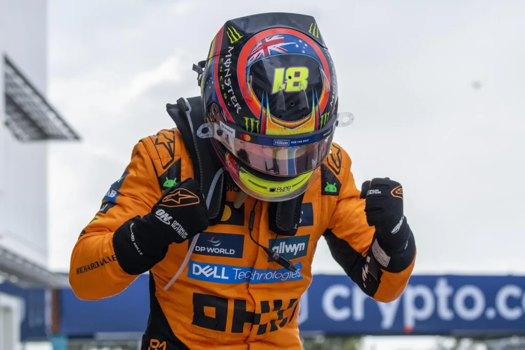 MIAMI GARDENS (United States), 05/05/2025.- McLaren driver Oscar Piastri of Australia celebrates after winning the Formula 1 Miami Grand Prix at the Miami International Autodrome in Miami Gardens, Florida, USA, 04 May 2025. (Fórmula Uno) EFE/EPA/SHAWN THEW