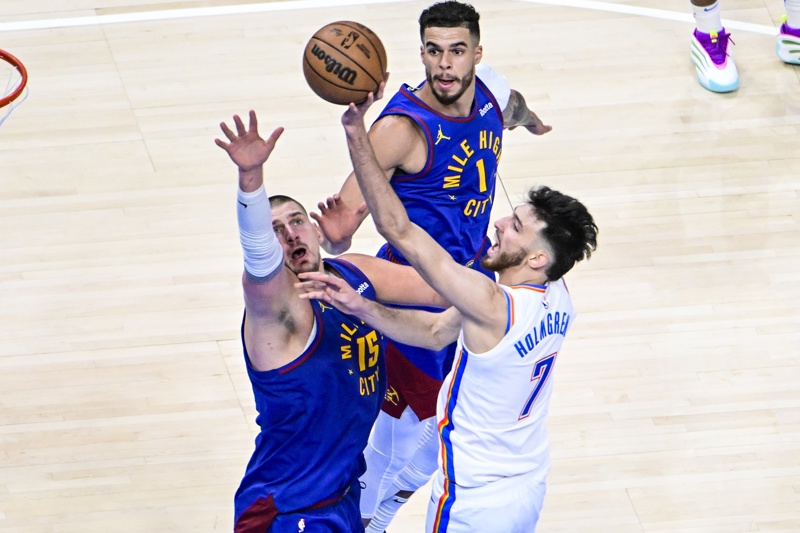 Thunder logra remontar y se pone a un triunfo de la final del Oeste