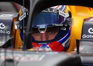 El piloto neerlandés de Red Bull Racing Max Verstappen durante la calificación del Gran Premio de Arabia Saudí en Yeda.EFE/EPA/ALI HAIDER